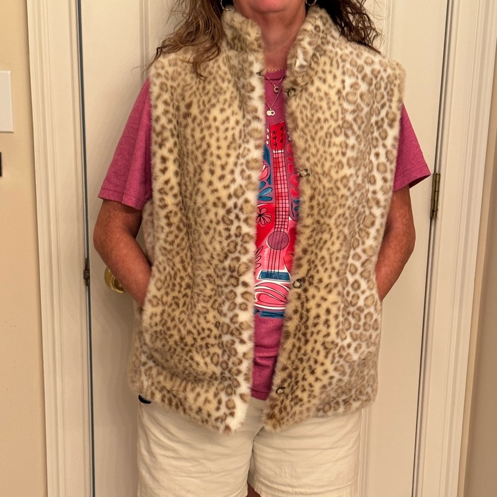 Fabulous Furs Leopard Print Faux Fur Vest - Picture 4 of 5